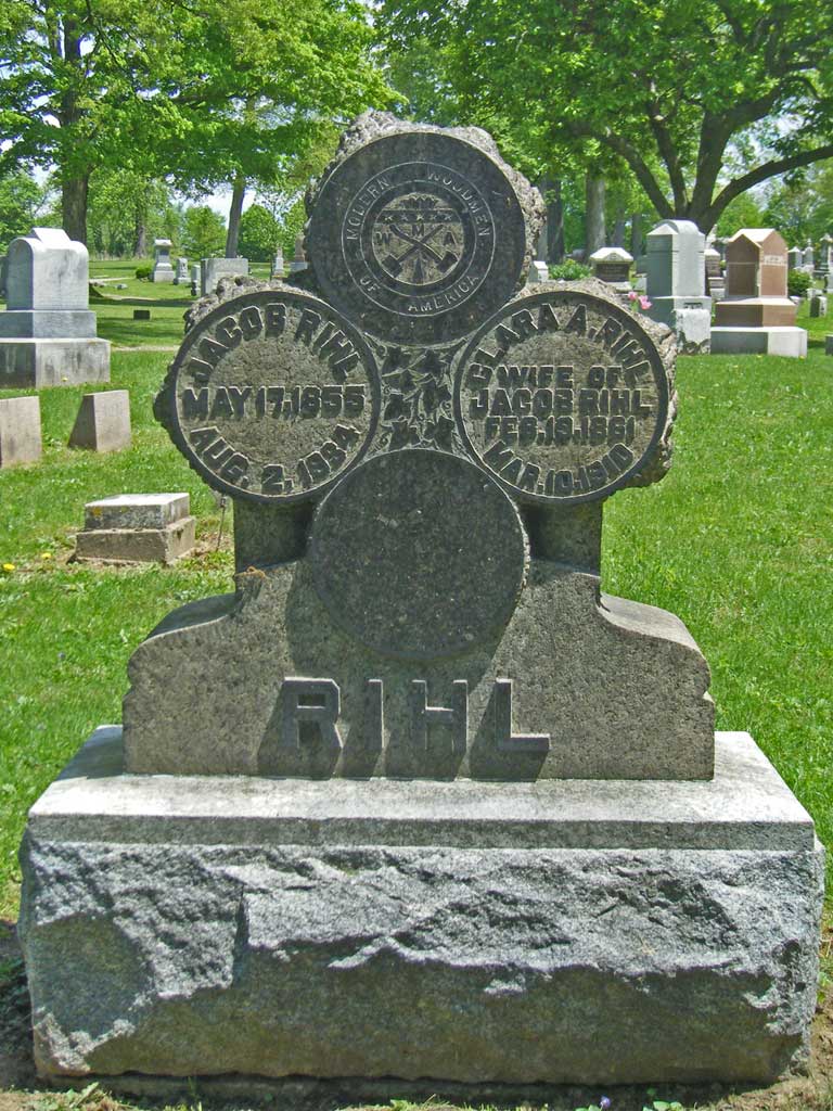 Rihl tombstone with Modern Woodmen of America logo, Forest Cemetery, Circleville, Ohio. Photo by Amy Crow, 10 May 2009; all rights reserved.